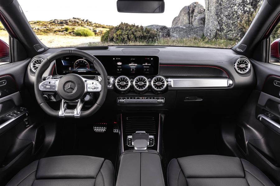 Торпедо Mercedes-AMG GLB35 4Matic (X247) 2019 года  (WW) (фото 22 из 47)